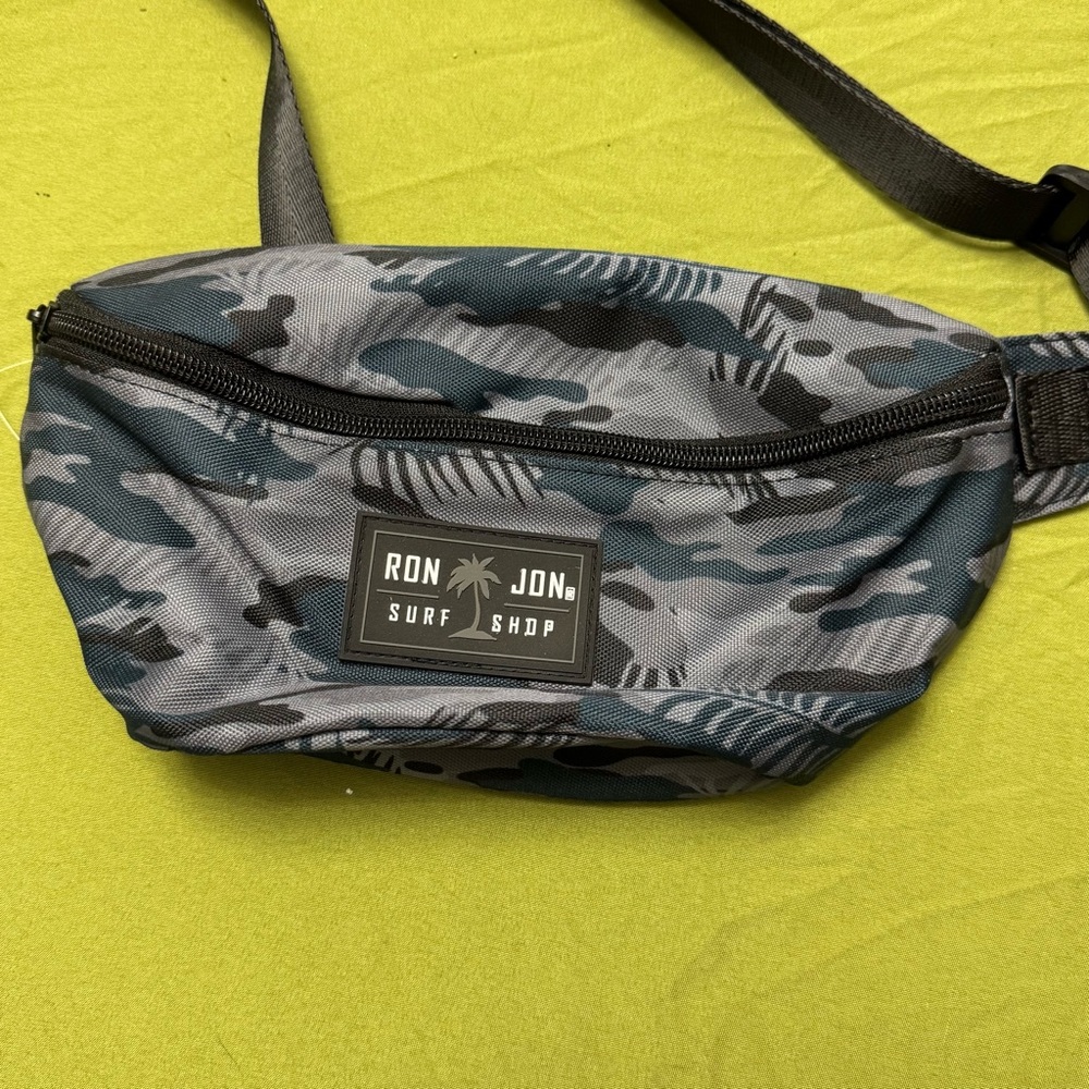NWT Ron Jon Surf Shop Unisex Men Women Camouflage Waist Bag Fanny Pack Crossbody - Picture 6 of 12